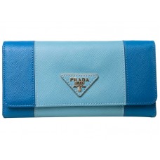 Кожен портфейл Prada Saffiano Tri-Fold, син със светлосиньо