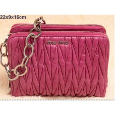 Кожена мини чанта през рамо Miu Miu Glazed Matelasse, цвят слива