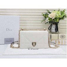 Малка чанта Dior Diorama от агнешка кожа, бяла d05264