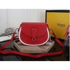 Чанта през рамо Fendi Saddlebag от кожа, червена