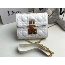 Бяла чанта Dior Dioraddict от агнешка кожа