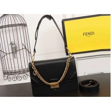 Чанта от телешка кожа Fendi Kan I, черна