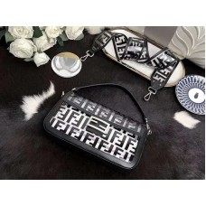 Чанта Fendi Baguette в черно с изкуствена кожа