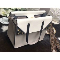Чанта Fendi Medium Flip Regular Leather Tote в бяло