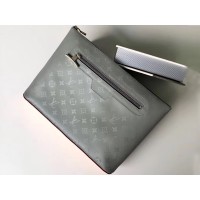 Чанта Louis Vuitton Monogram Titanium Pochette Cosmos m63240